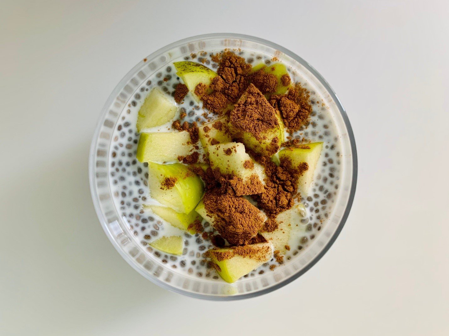 apple chia pudding